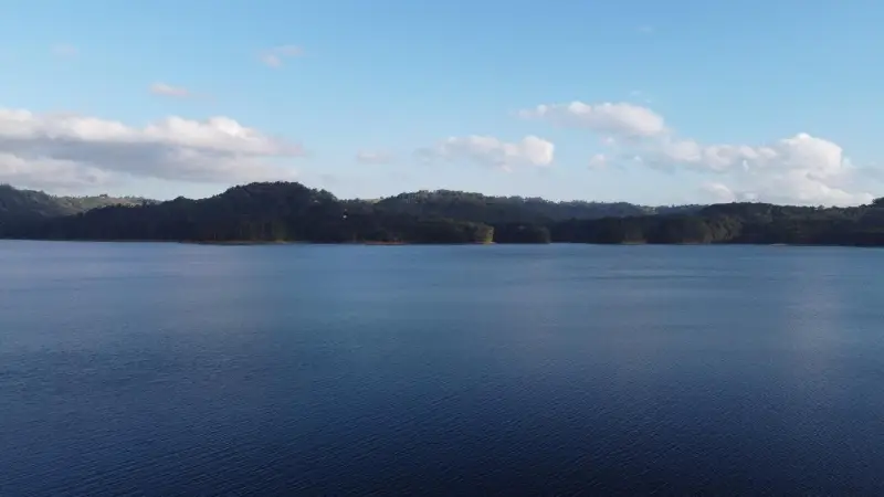 Baroon Pocket Dam: Martin Williams Walk