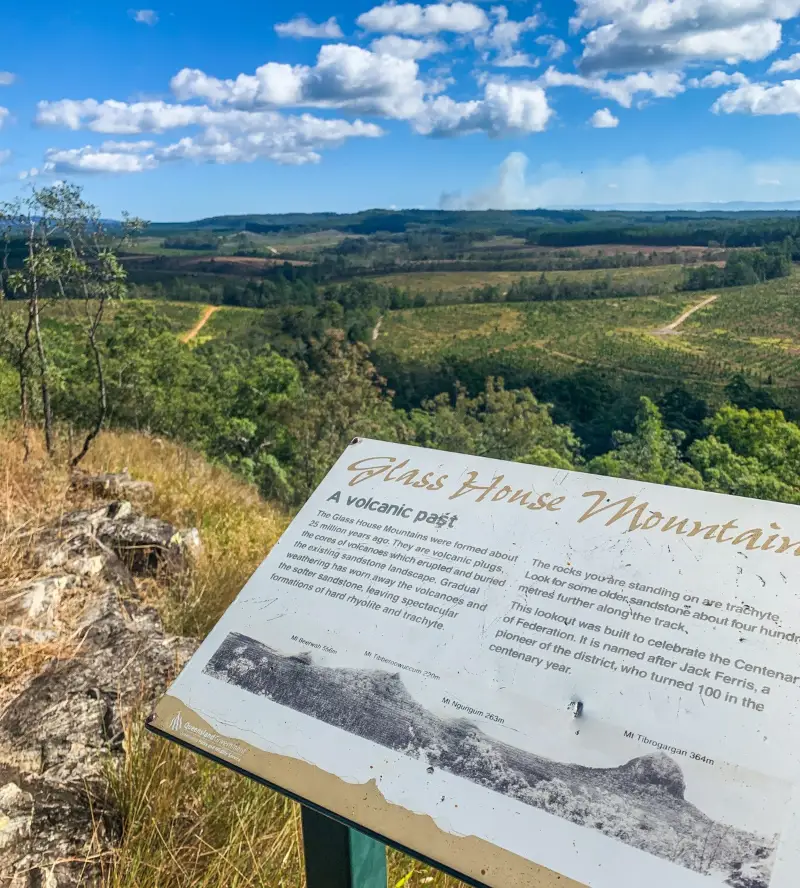 Glass House Mountains National Park: Trachyte Circuit