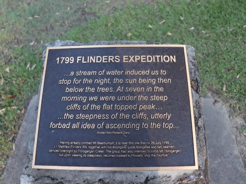 Glass House Mountains National Park: Mathew Flinders Park to Jack Ferris Lookout